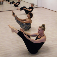 yoga en dans - Diemilla praktijk – Khadija Stubbe